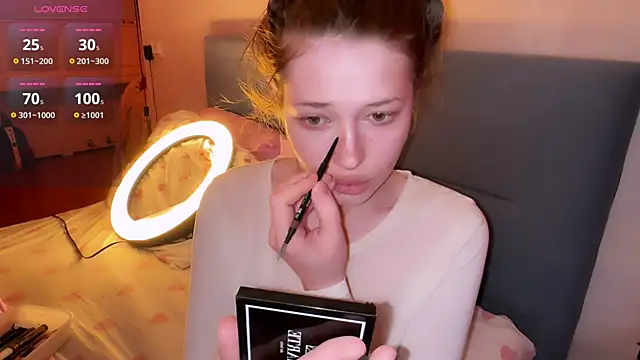 eva varnerr online show from July 3, 7:53 pm