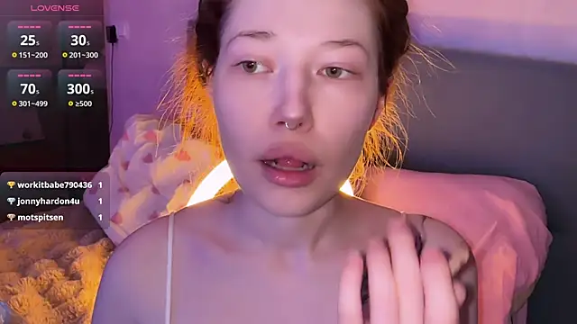 eva varnerr online show from July 28, 12:40 am