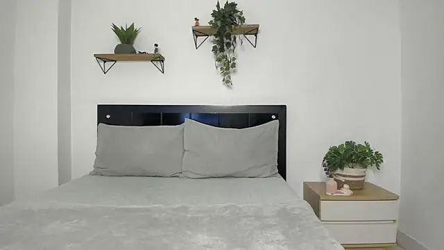 naughty 1girl online show from March 11, 11:59 pm