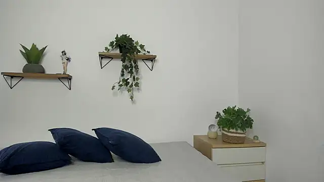 Snapshot of naughty_1girl chatting on June 5, 10:37 pm naughty 1girl online show from June 5, 10:37 pm