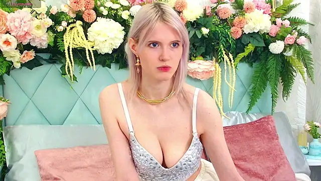 NellieLoyns online show from October 20, 5:35 pm