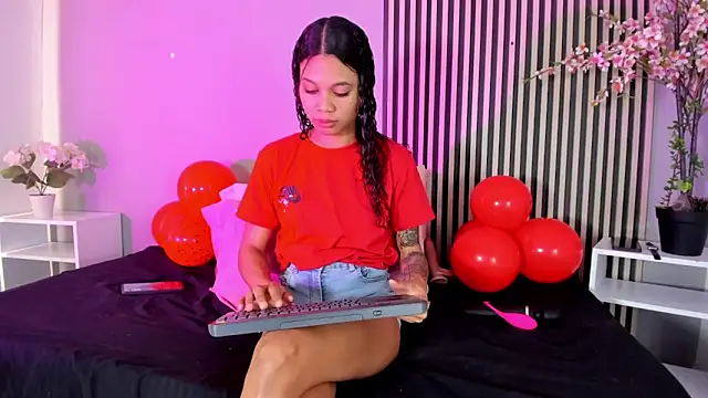 GysellHanson online show from February 13, 11:39 am