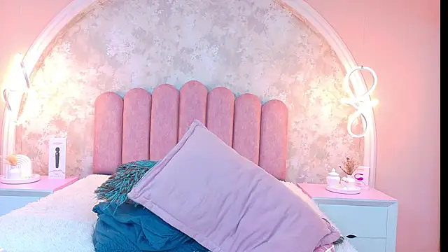 MiaLaurents online show from November 22, 4:33 am