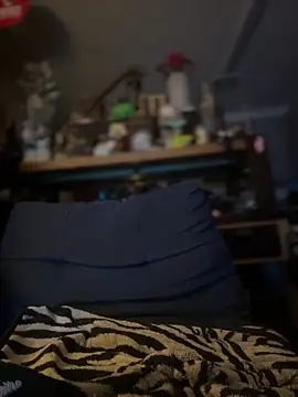 Jefloves68 online show from April 18, 6:50 am