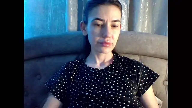 Diamond Danaa online show from March 8, 11:30 pm