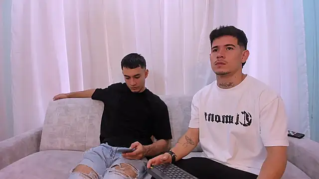 Snapshot of hell_twink chatting on June 2, 3:36 pm hell twink online show from June 2, 3:36 pm