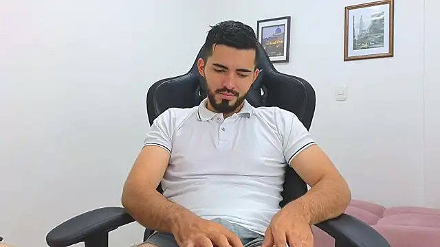 Massimoo 07 online show from February 3, 7:10 pm