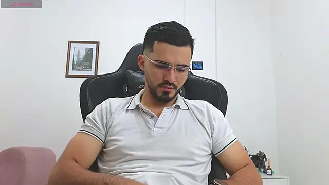 Massimoo 07 online show from November 6, 8:10 pm