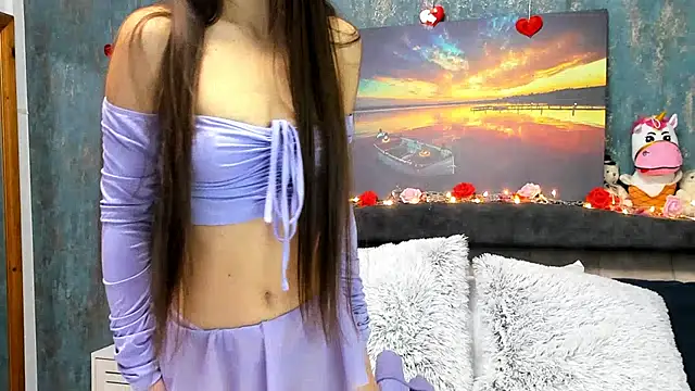 Snapshot of EmaLowe chatting on February 25, 4:35 am EmaLowe online show from February 25, 4:35 am