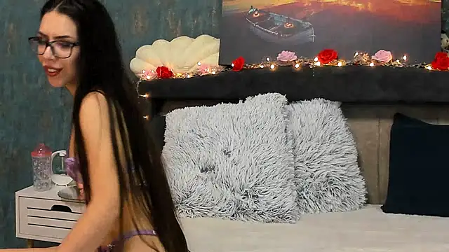 Snapshot of EmaLowe chatting on March 9, 7:01 am EmaLowe online show from March 9, 7:01 am