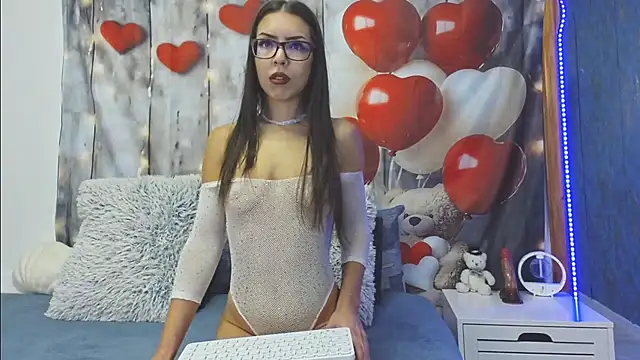 Snapshot of EmaLowe chatting on September 20, 2:12 am EmaLowe online show from September 20, 2:12 am