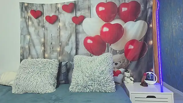 Snapshot of EmaLowe chatting on September 26, 3:21 am EmaLowe online show from September 26, 3:21 am