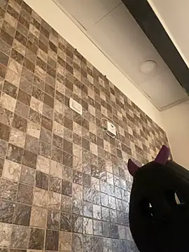 Snapshot of Sophia_cyrus11 chatting on February 13, 11:39 am Sophia cyrus11 online show from February 13, 11:39 am