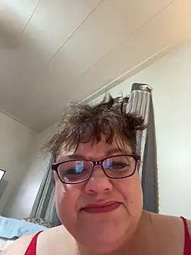 Luciouslouise72xh online show from November 8, 12:16 pm