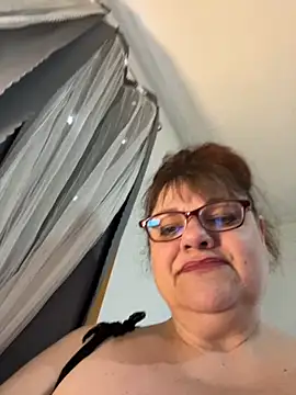 Luciouslouise72xh online show from March 9, 11:20 pm