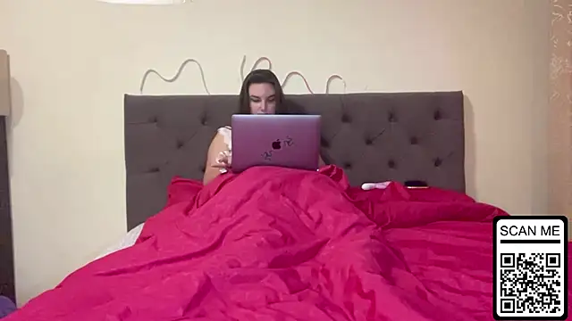 Snapshot of Dreamyblushfairy chatting on October 7, 3:09 pm Dreamyblushfairy online show from October 7, 3:09 pm