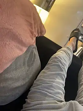 scottttyysc online show from December 29, 8:55 am