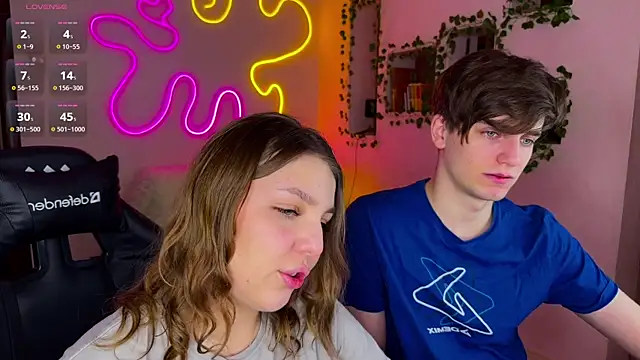 RobertAndLinela online show from February 21, 7:54 pm