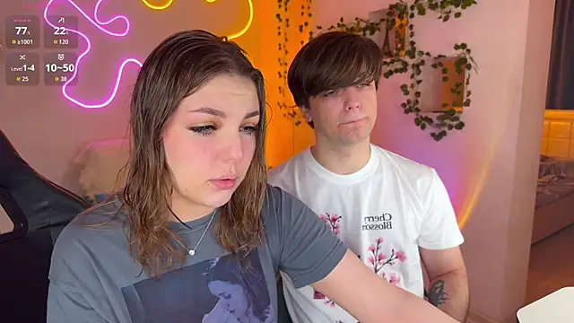 Snapshot of RobertAndLinela chatting on November 4, 2:05 pm RobertAndLinela online show from November 4, 2:05 pm