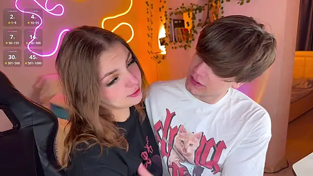 Snapshot of RobertAndLinela chatting on November 5, 4:40 pm RobertAndLinela online show from November 5, 4:40 pm