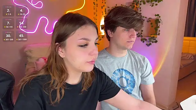 Snapshot of RobertAndLinela chatting on November 7, 4:40 pm RobertAndLinela online show from November 7, 4:40 pm