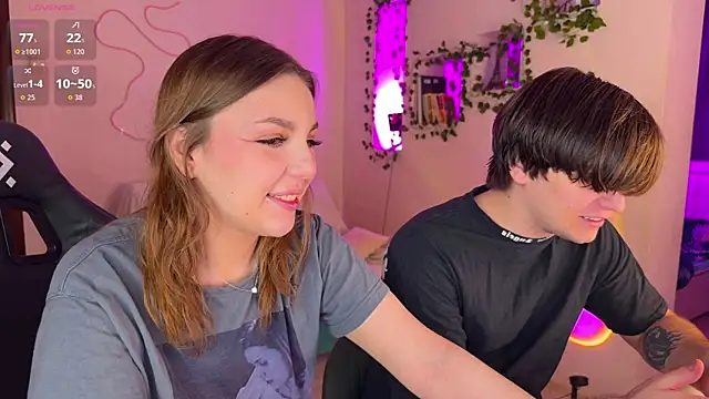 Snapshot of RobertAndLinela chatting on November 29, 2:36 am RobertAndLinela online show from November 29, 2:36 am