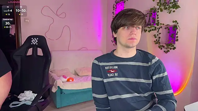 Snapshot of RobertAndLinela chatting on December 2, 3:12 am RobertAndLinela online show from December 2, 3:12 am