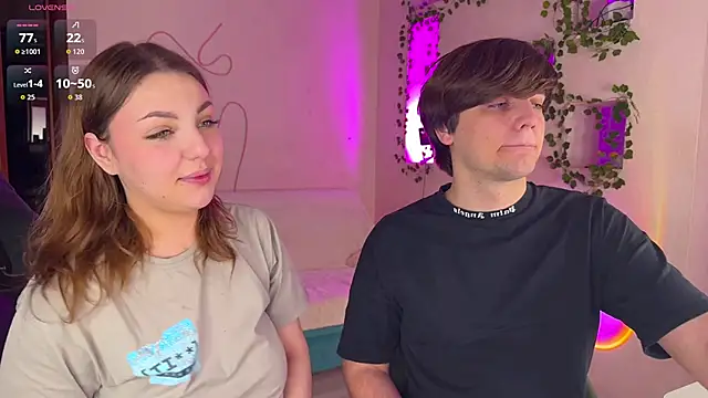 Snapshot of RobertAndLinela chatting on December 5, 6:00 am RobertAndLinela online show from December 5, 6:00 am