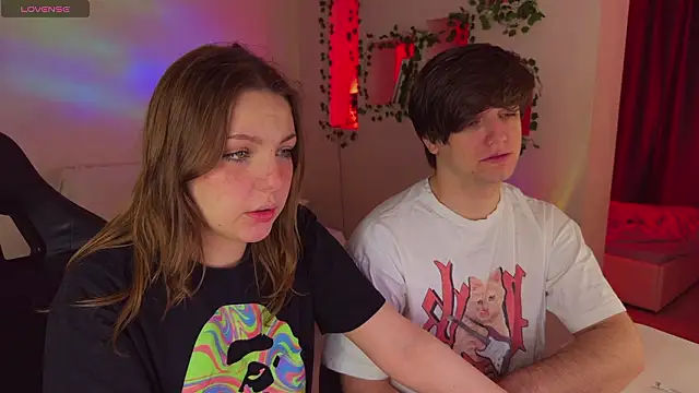 RobertAndLinela online show from March 23, 2:48 am