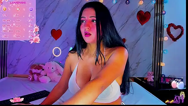 Snapshot of Lana_Parker_01 chatting on June 19, 3:33 am Lana Parker 01 online show from June 19, 3:33 am