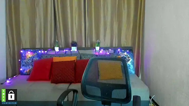 Snapshot of Arianasweety23 chatting on January 17, 6:26 am Arianasweety23 online show from January 17, 6:26 am