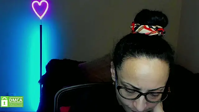 Snapshot of Arianasweety23 chatting on February 5, 2:29 am Arianasweety23 online show from February 5, 2:29 am