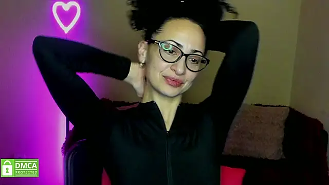 Snapshot of Arianasweety23 chatting on February 9, 3:43 am Arianasweety23 online show from February 9, 3:43 am