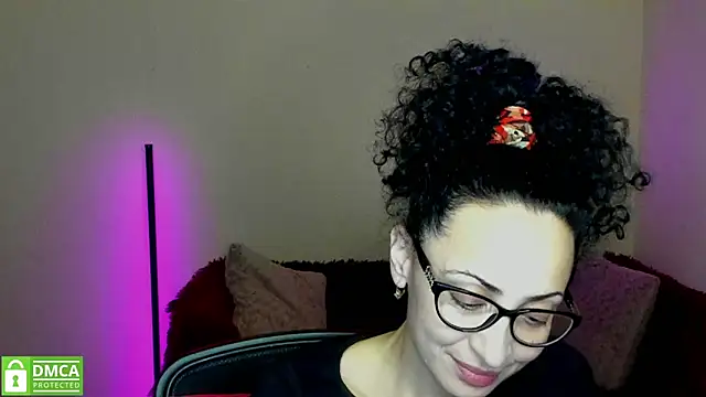 Snapshot of Arianasweety23 chatting on February 24, 3:33 am Arianasweety23 online show from February 24, 3:33 am