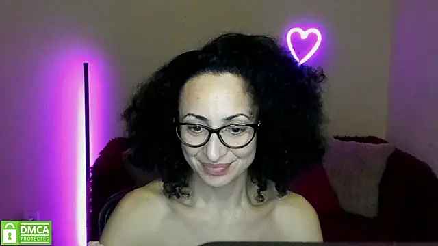 Snapshot of Arianasweety23 chatting on March 9, 12:31 am Arianasweety23 online show from March 9, 12:31 am