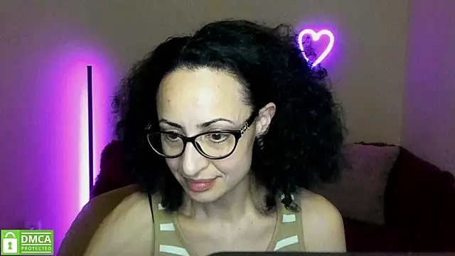 Snapshot of Arianasweety23 chatting on March 9, 3:32 am Arianasweety23 online show from March 9, 3:32 am