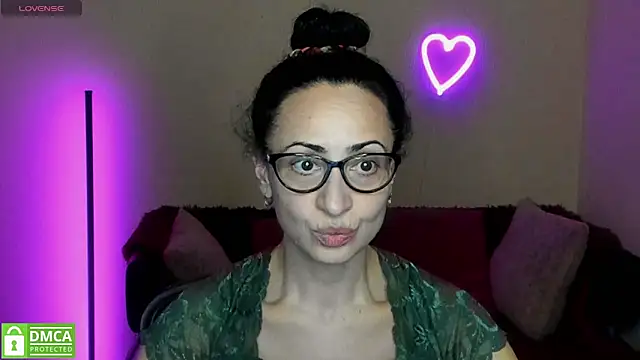 Snapshot of Arianasweety23 chatting on March 11, 6:30 pm Arianasweety23 online show from March 11, 6:30 pm