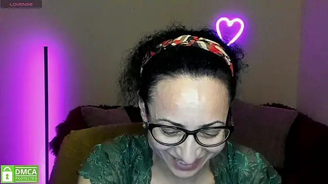 Snapshot of Arianasweety23 chatting on March 12, 2:20 am Arianasweety23 online show from March 12, 2:20 am