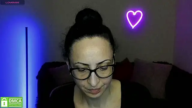 Snapshot of Arianasweety23 chatting on March 13, 6:23 pm Arianasweety23 online show from March 13, 6:23 pm