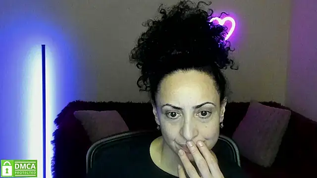 Snapshot of Arianasweety23 chatting on March 16, 12:45 am Arianasweety23 online show from March 16, 12:45 am