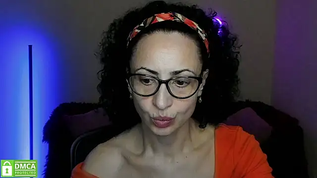 Snapshot of Arianasweety23 chatting on March 18, 6:26 pm Arianasweety23 online show from March 18, 6:26 pm