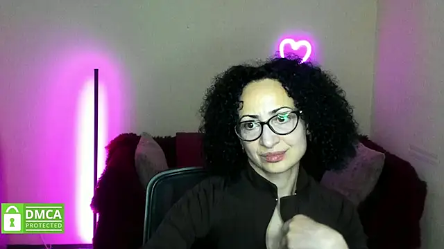 Snapshot of Arianasweety23 chatting on October 31, 6:31 pm Arianasweety23 online show from October 31, 6:31 pm