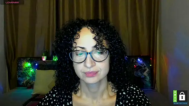 Snapshot of Arianasweety23 chatting on December 3, 6:28 pm Arianasweety23 online show from December 3, 6:28 pm