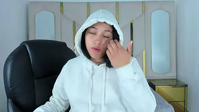 IsabellRodriguez18 online show from September 24, 3:21 am