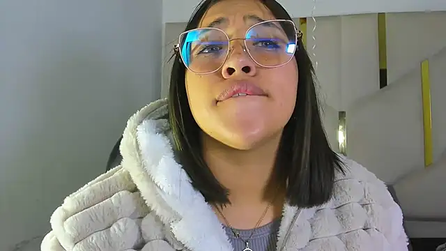 IsabellRodriguez18 online show from February 2, 3:16 am