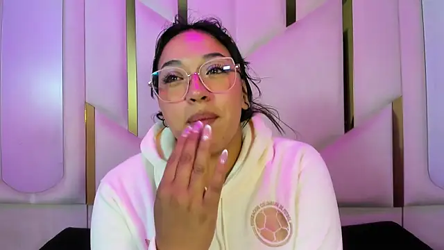 IsabellRodriguez18 online show from June 7, 4:16 am