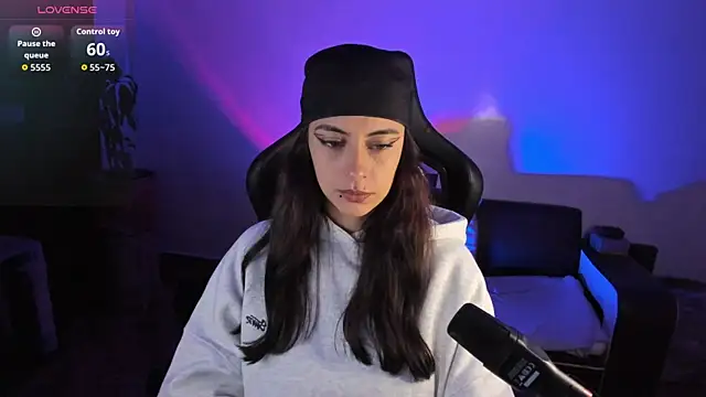 nala-saphir online show from December 18, 8:09 am