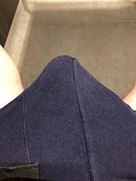 Snapshot of 22TT2295 chatting on January 16, 8:11 am 22TT2295 online show from January 16, 8:11 am