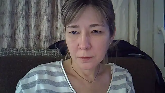 EllaJohnsonX online show from January 12, 5:24 am