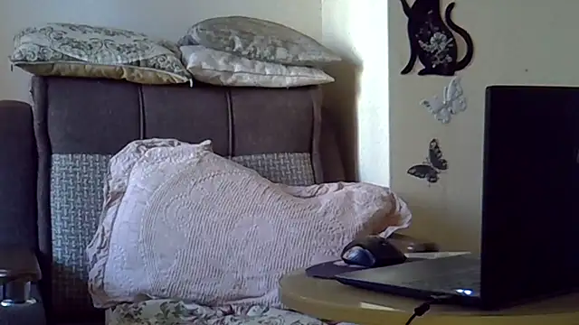 EllaJohnsonX online show from March 22, 9:02 am